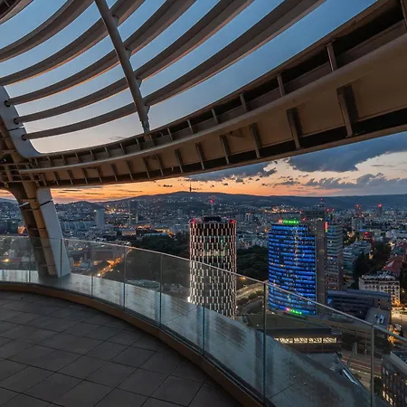 Panoramic Castle View Sky Park Apartamento *