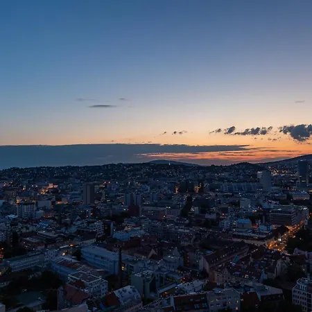 Panoramic Castle View Sky Park Апартаменты