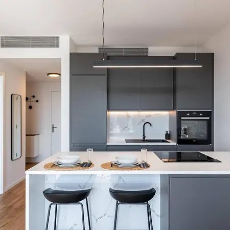 Panoramic Castle View Sky Park Апартаменты Братислава